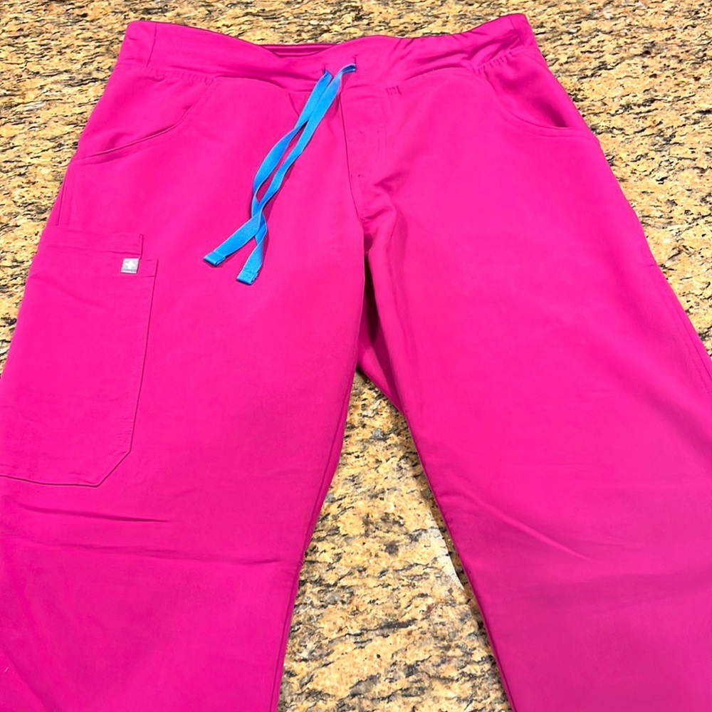 Figs Kade cargo scrub pants, size medium, raspberry sorbet.